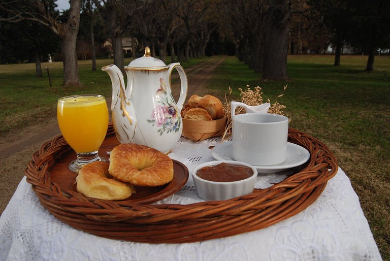 Casa Tudor - Estancia en Chascomús - Con desayuno