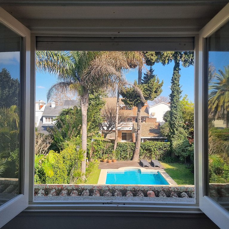 Your retreat with a pool and barbecue in Martinez