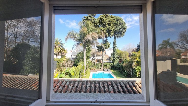 Your retreat with a pool and barbecue in Martinez