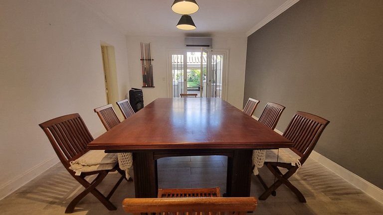 Your retreat with a pool and barbecue in Martinez