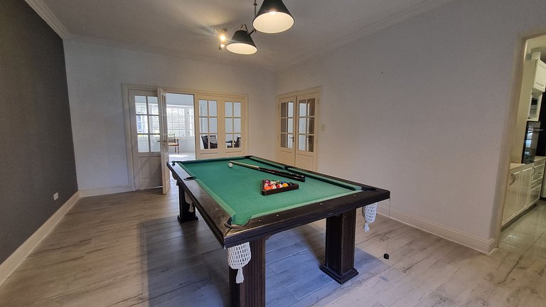 Your retreat with a pool and barbecue in Martinez