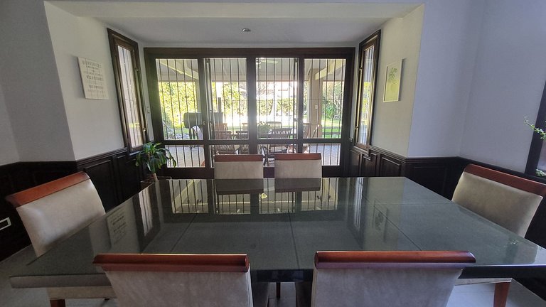 Your retreat with a pool and barbecue in Martinez