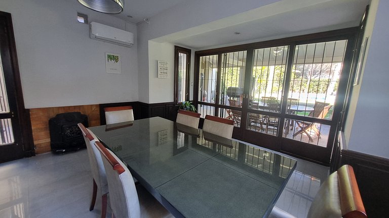 Your retreat with a pool and barbecue in Martinez