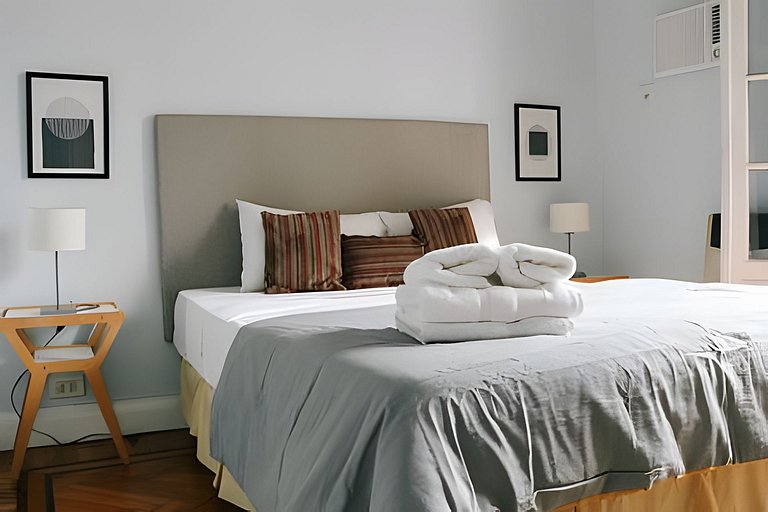 Very comfortable and classic studio - Excellent price!