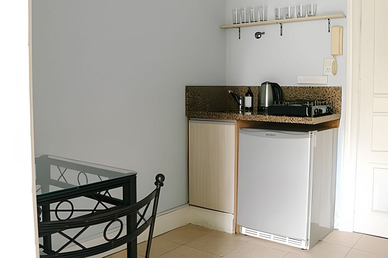 Very comfortable and classic studio - Excellent price!