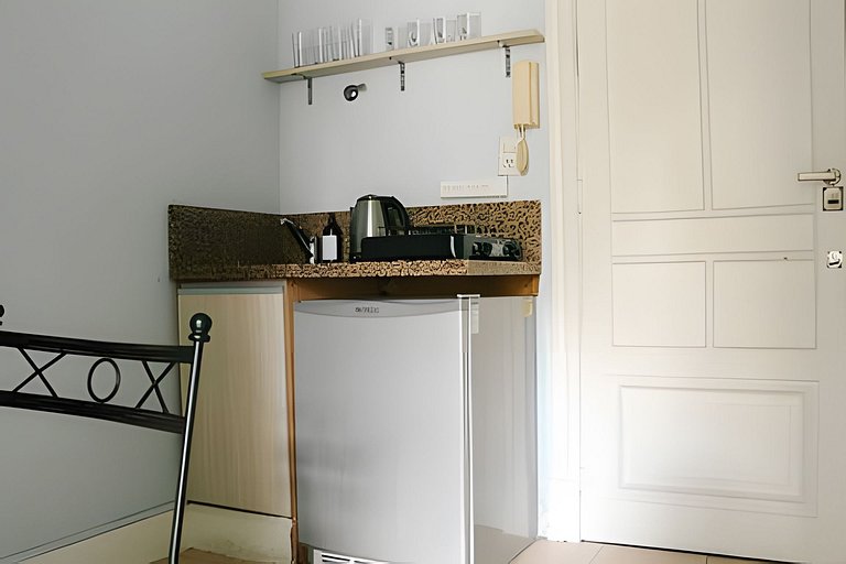 Very comfortable and classic studio - Excellent price!