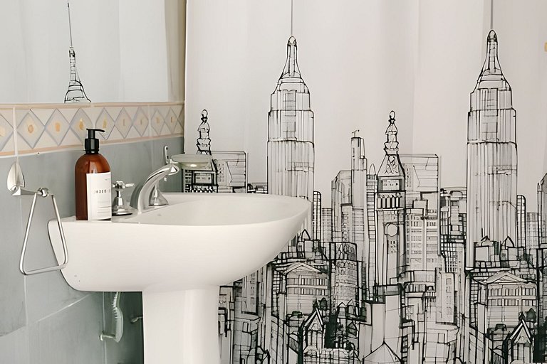 Very comfortable and classic studio - Excellent price!