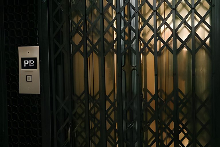 Very comfortable and classic studio - Excellent price!