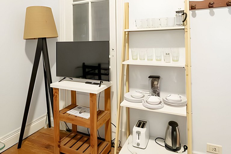 Apartamento amplio, clásico y elegante con balcón