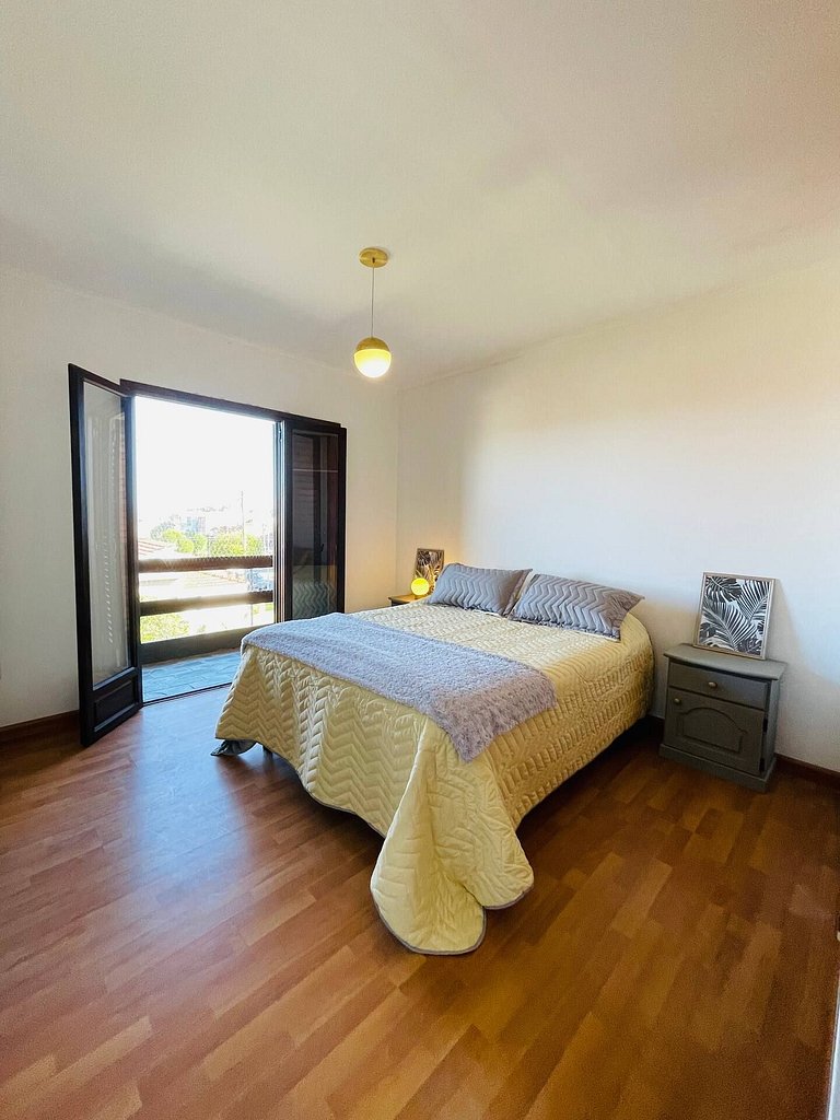 16 people - 2 houses - With grill and garage.