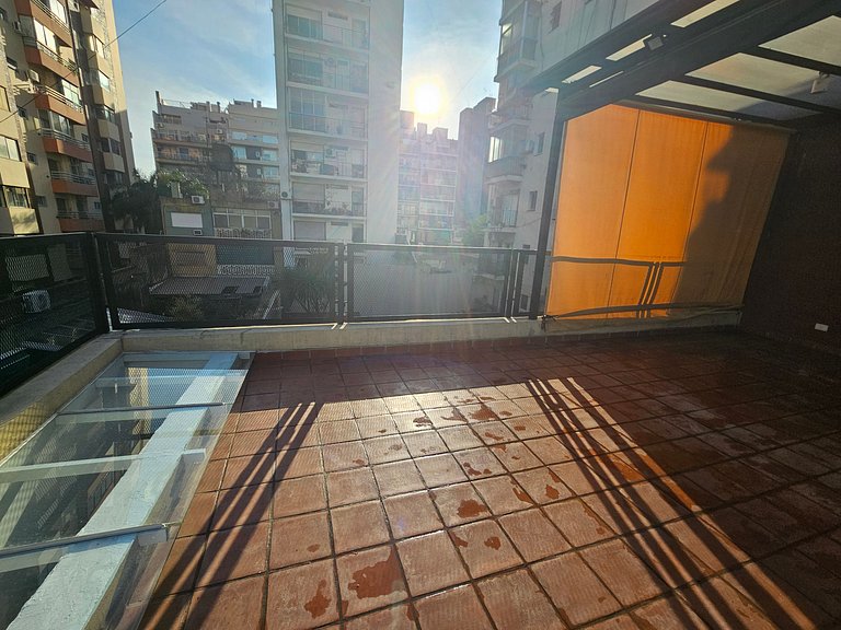 Propiedad reciclada a nueva con terraza propia