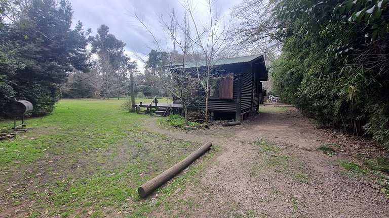Cabaña con pileta y jardín amplio en Pilar #B