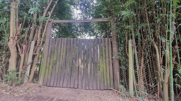 Cabaña rústica en Pilar con parque amplio - #A