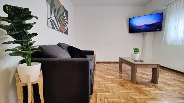 Close to the US Embassy and La Rural! Very comfortable!