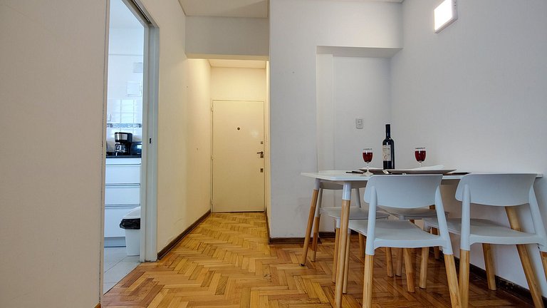 Close to the US Embassy and La Rural! Very comfortable!