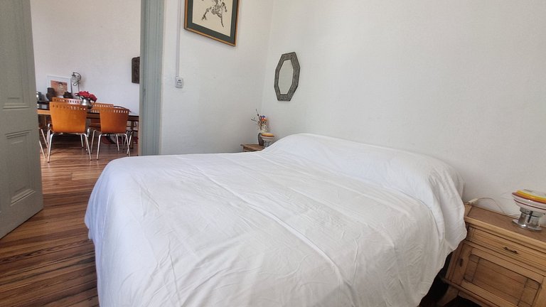 2 Bedrooms in Palermo - Steps from Subte D