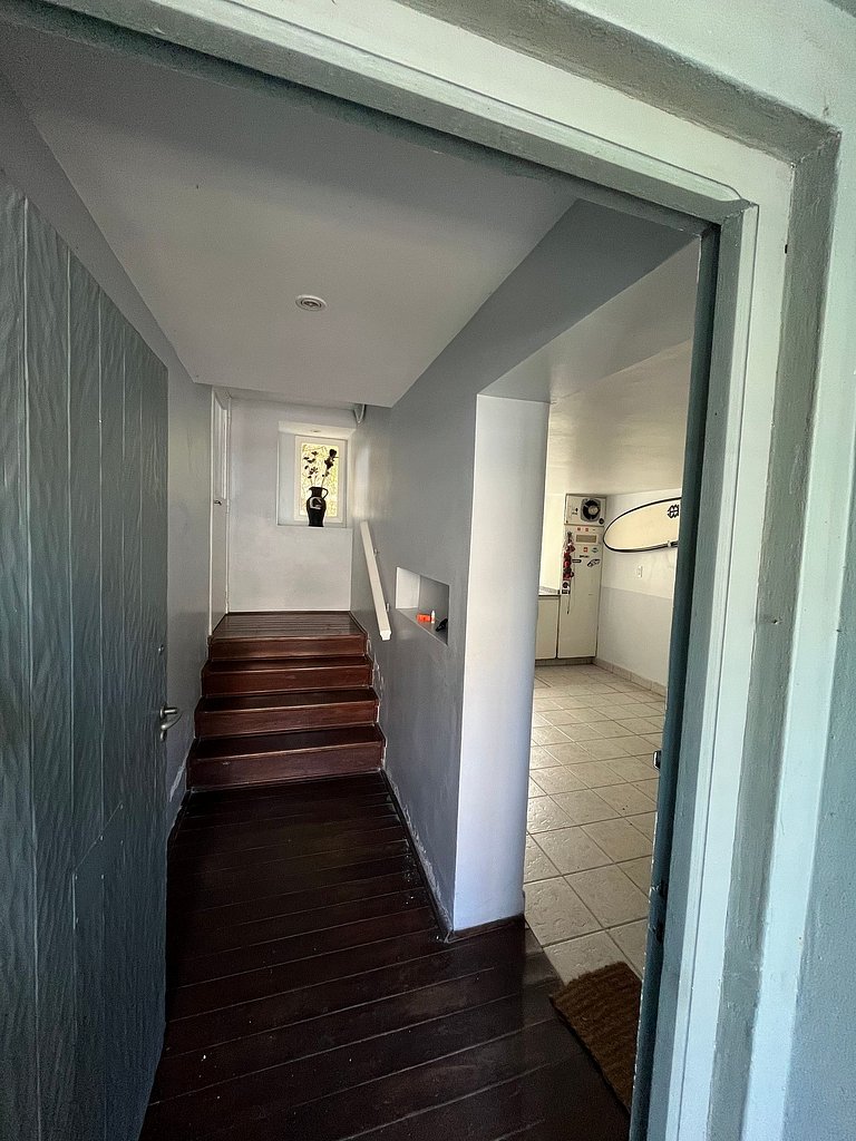 Casa con parrilla y garage - En Zona Golf/Alem