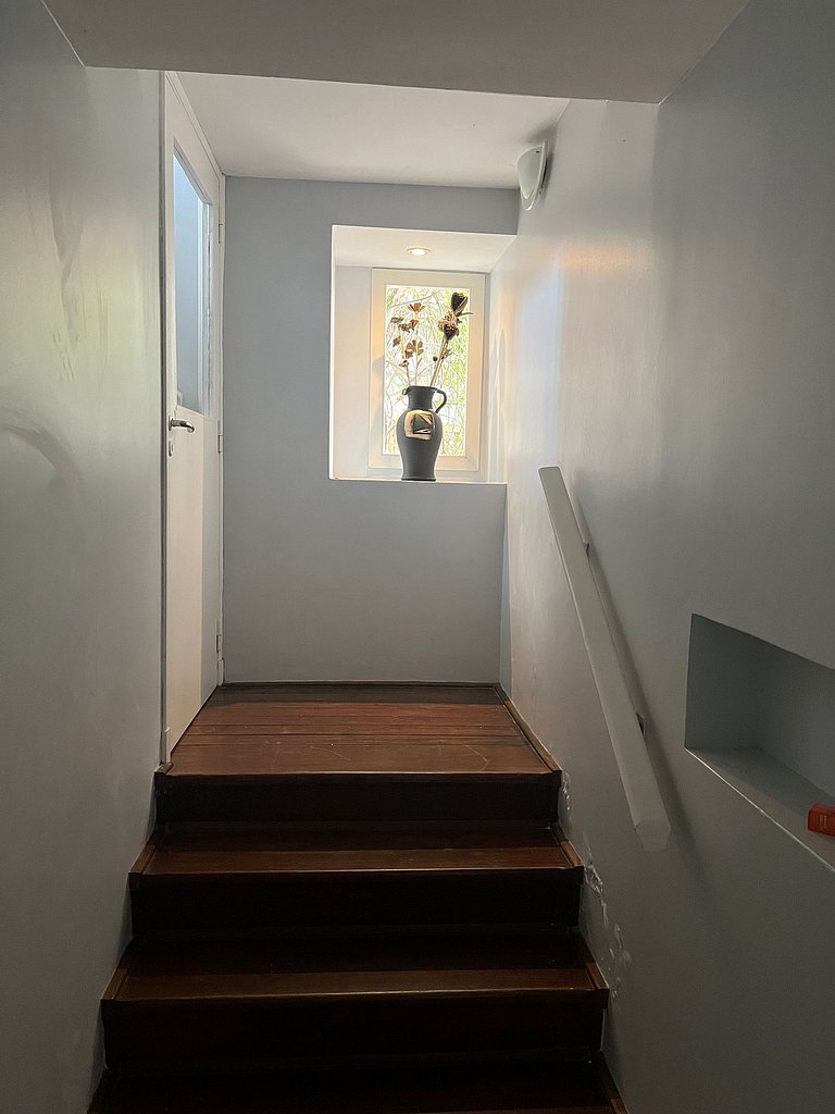 Casa con parrilla y garage - En Zona Golf/Alem