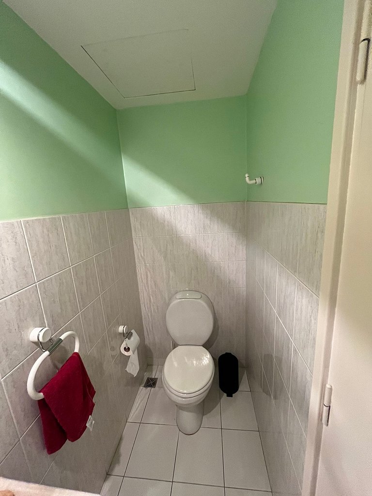 House with barbecue area and garage - In Golf/Alem Area