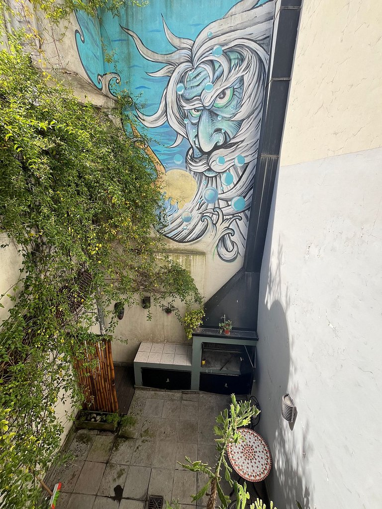 Casa con parrilla y garage - En Zona Golf/Alem