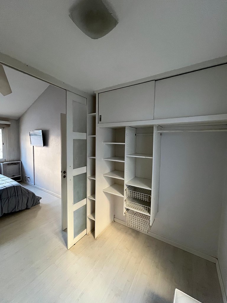 House with barbecue area and garage - In Golf/Alem Area