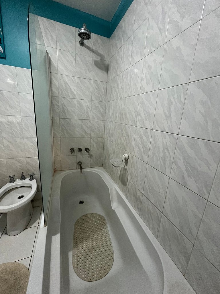 House with barbecue area and garage - In Golf/Alem Area