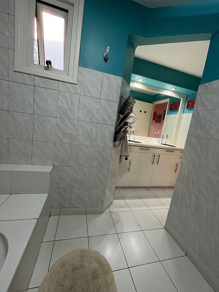 House with barbecue area and garage - In Golf/Alem Area