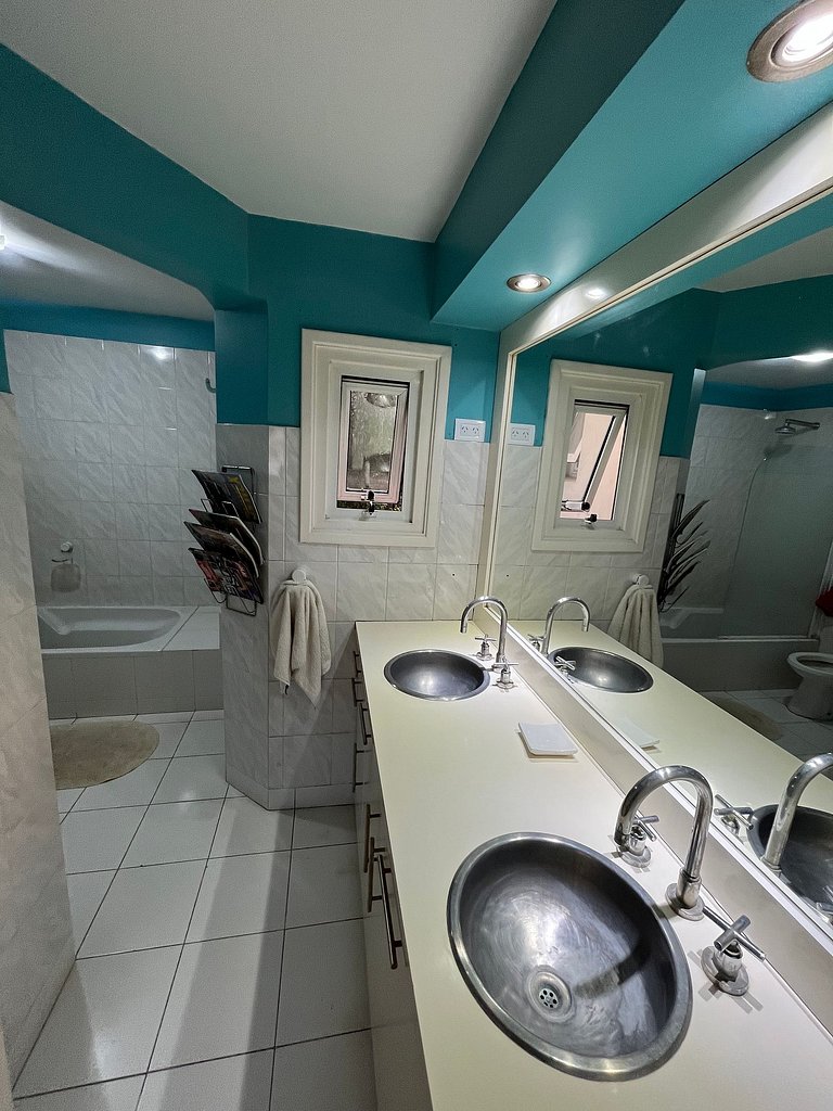 House with barbecue area and garage - In Golf/Alem Area