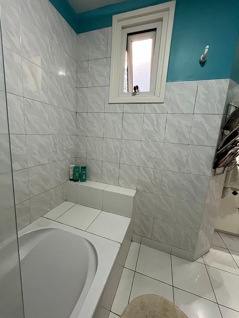 House with barbecue area and garage - In Golf/Alem Area