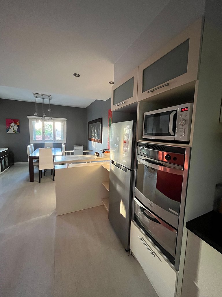 House with barbecue area and garage - In Golf/Alem Area