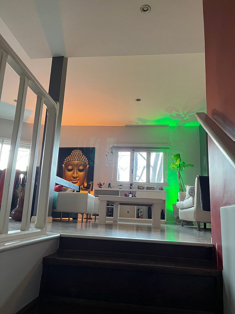 Casa con parrilla y garage - En Zona Golf/Alem