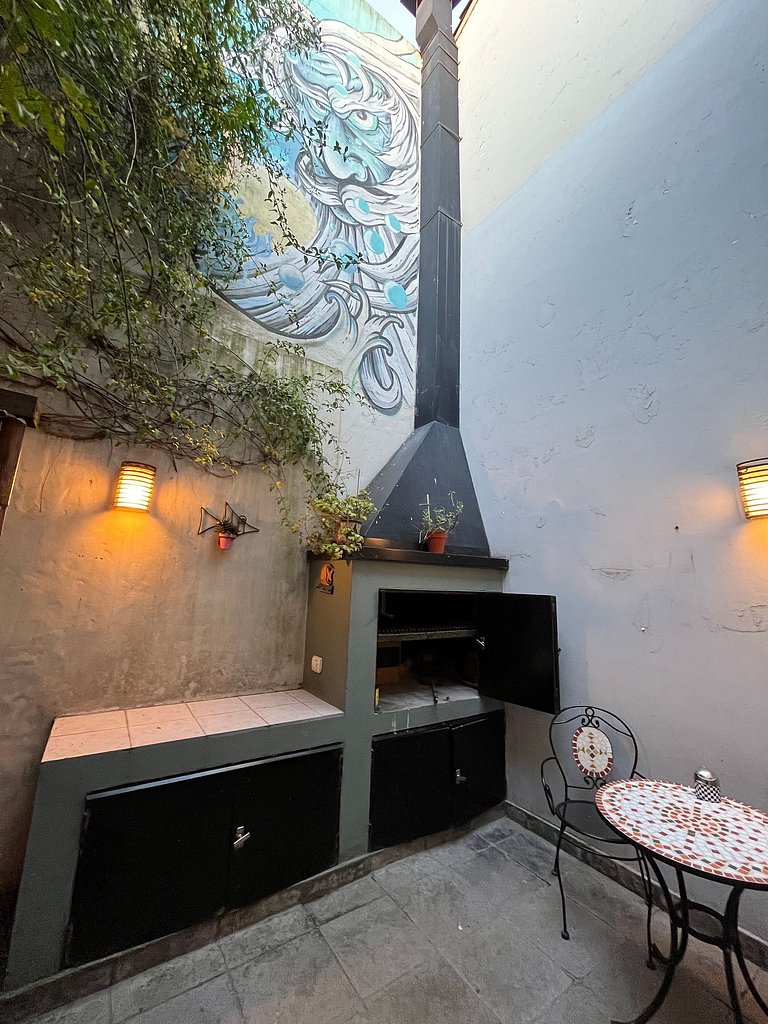 Casa con parrilla y garage - En Zona Golf/Alem