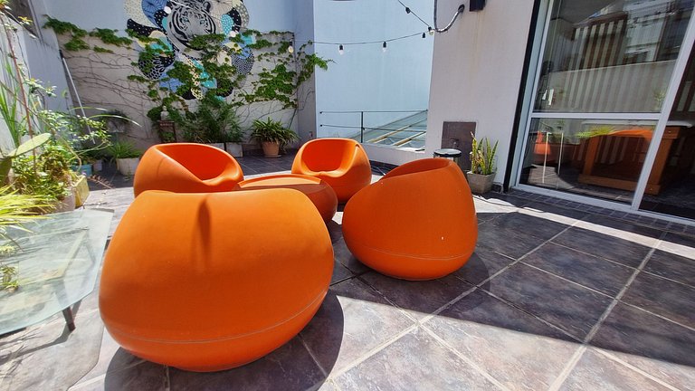 Loft moderno con terraza, masaje y make-up studio!