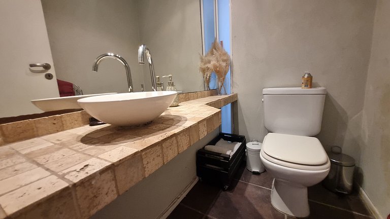 Loft moderno con terraza, masaje y make-up studio!