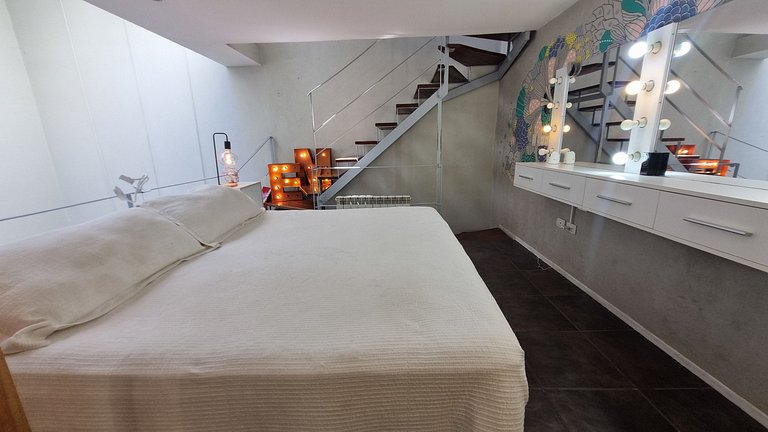 Loft moderno con terraza, masaje y make-up studio!