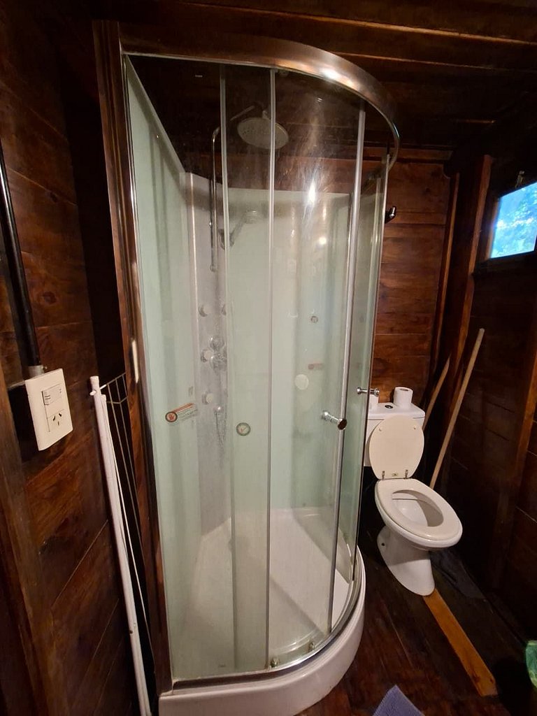 Cabaña en complejo con pileta y verde #C