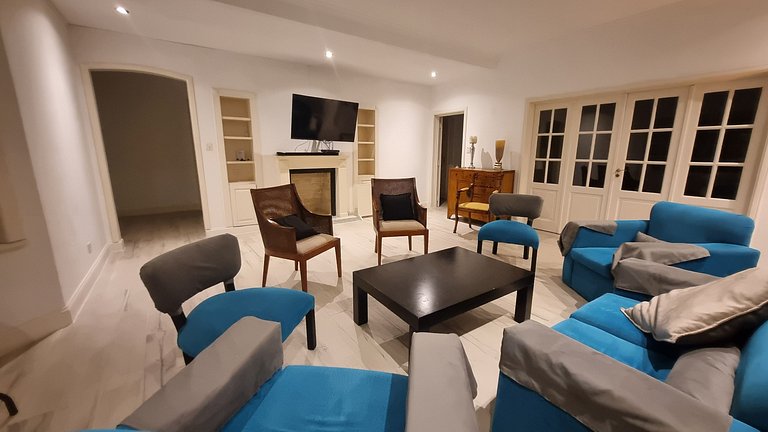 Your retreat with a pool and barbecue in Martinez