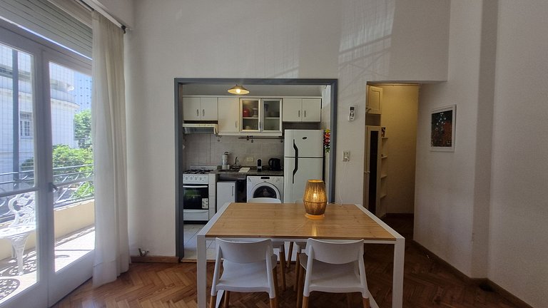 Luminoso 2 amb con balcón en pleno Palermo