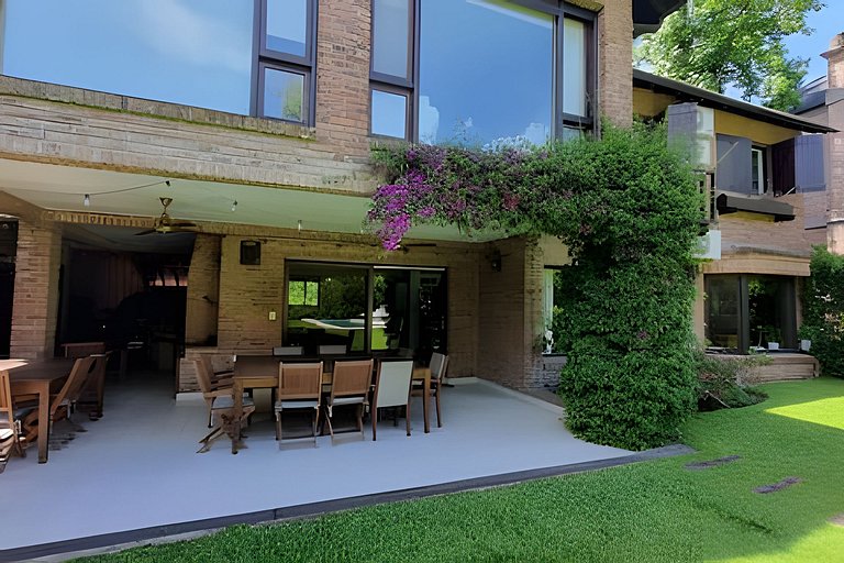 Premium House with Pool and Cleaning · San Isidro