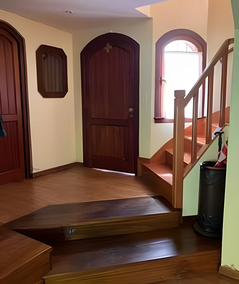 Casa con pileta y servicios de limpieza y cocina