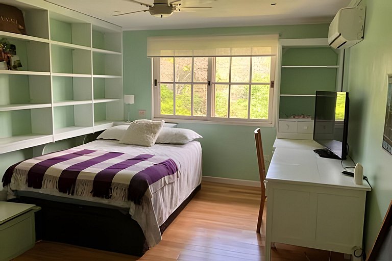 Casa con pileta y servicios de limpieza y cocina