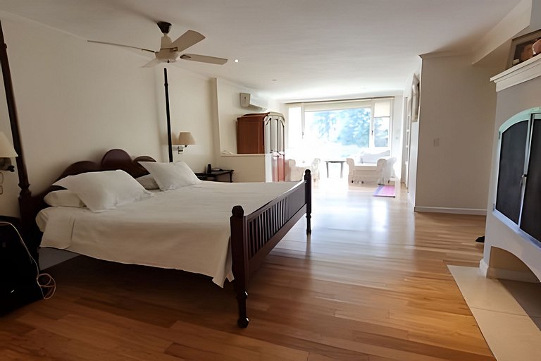 Casa con pileta y servicios de limpieza y cocina