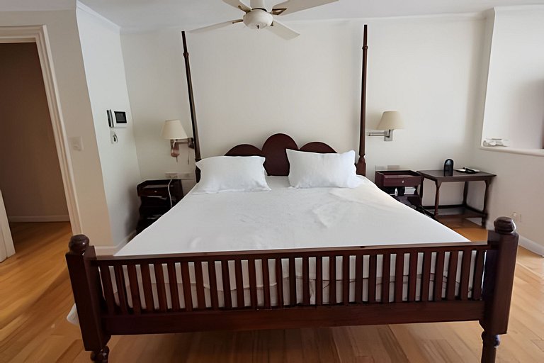 Casa con pileta y servicios de limpieza y cocina