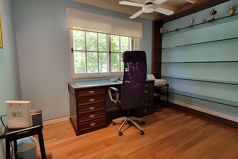 Casa con pileta y servicios de limpieza y cocina