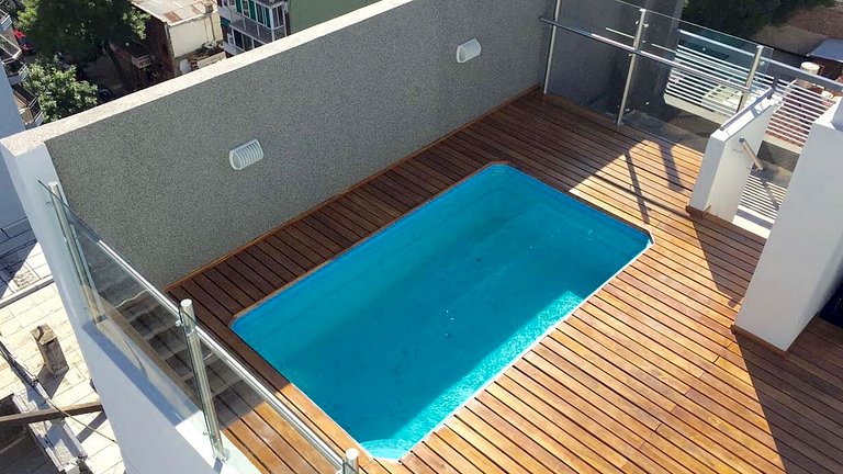 "Sunny Pringles" with pool near H. Italiano