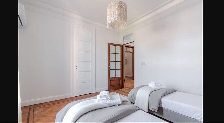 ¡Hasta 16 personas! - 4 Deptos en mismo Edificio