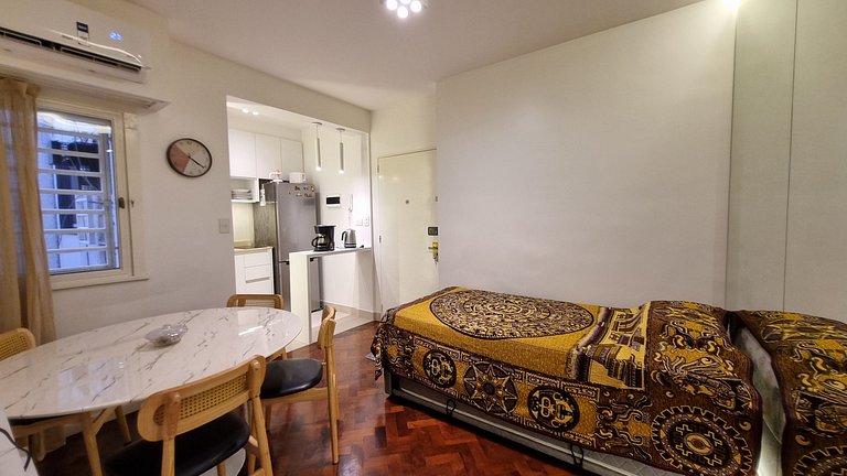 Apartment steps away from Av. Corrientes theaters