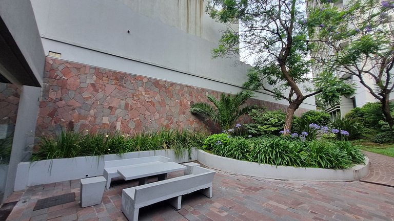 Insignia Quartier - Apartment with Full Amenities!