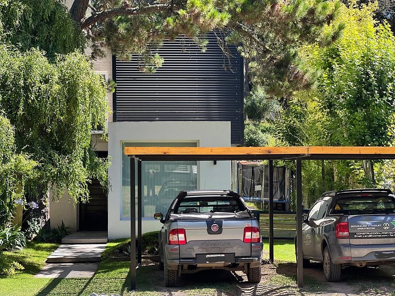 Relax en casa moderna con parrilla+patio! Mar Azul