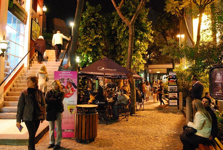 Apartment steps away from Av. Corrientes theaters